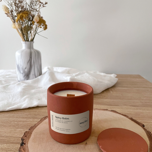 Bougie Spicy Babe Terracotta parfumée naturelle